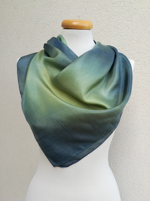"blue&green" hedvábný šátek 90x90 skladem