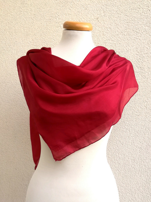 "warm bordeaux" hedvábný šátek 90x90
