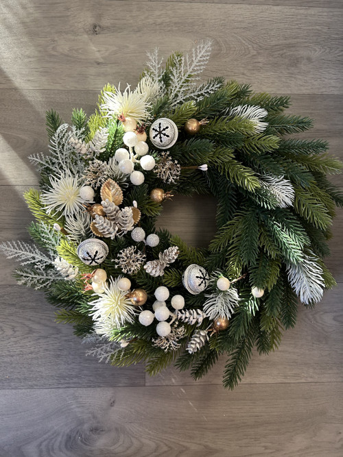 Bílý vánoční dlouhotrvající věnec na dveře, 35cm