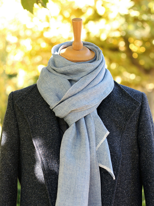 Elegantní pánská lněná šála – Vzor rybí kost