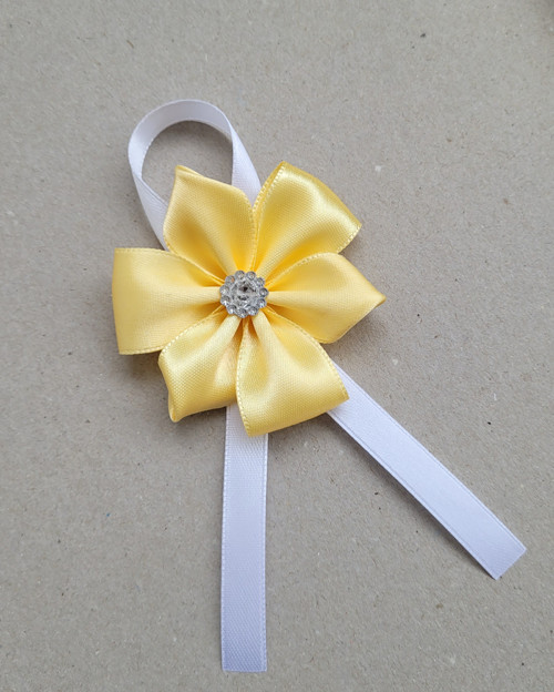 1x střední kanzashi - kotiliony - taneční SKLADEM