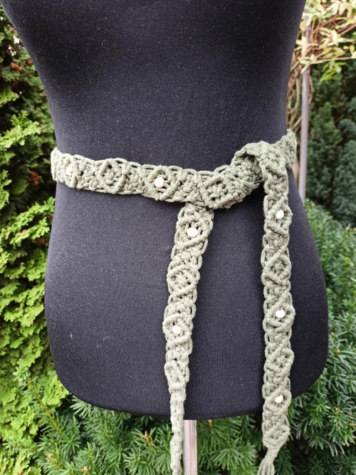 Boho pásek, dlouhý v olivově zelené barvě