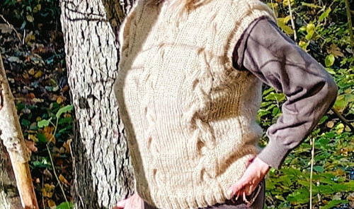 Béžová s copy