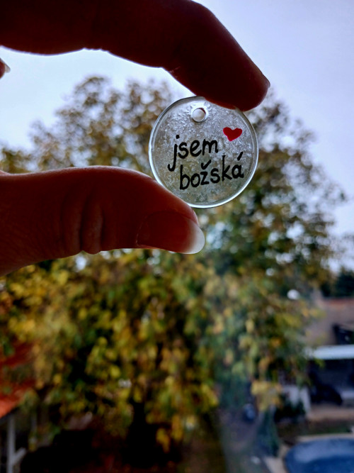 Náhrdelník se skleněným přívěškem