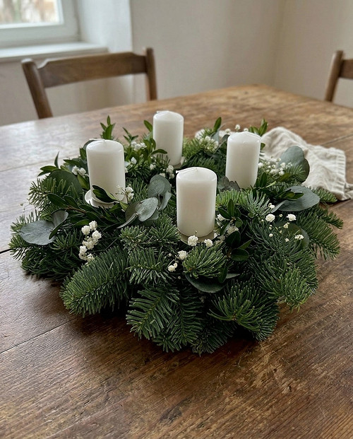 Adventní věnec přírodní s bílými svíčkami