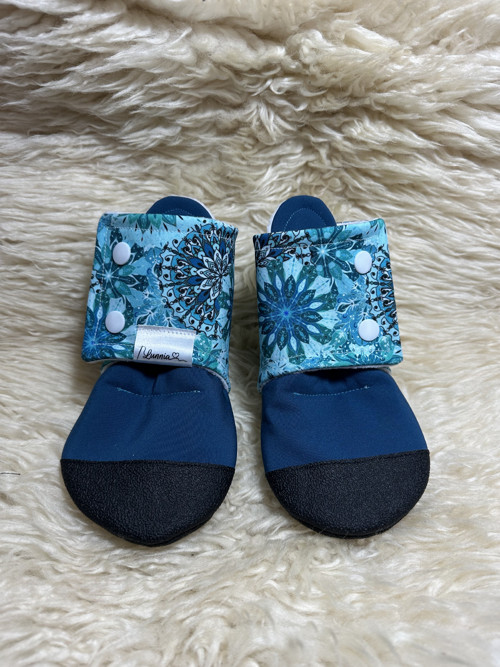 Vysoké softshellové capáčky vel. 12,5 cm — foto 1