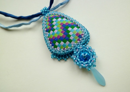 Náhrdelník s fimo kabošonem a Swarovski rivoli