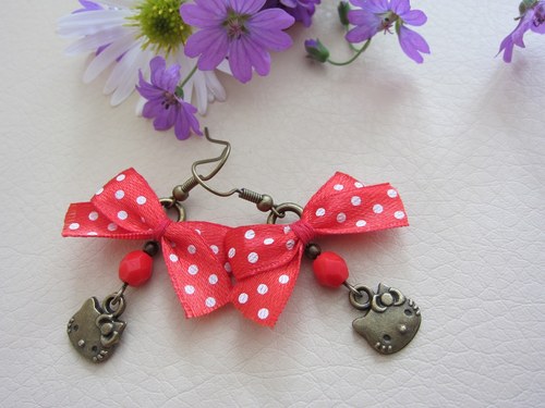 Náušnice Hello Kitty - sklo a bižu kov...