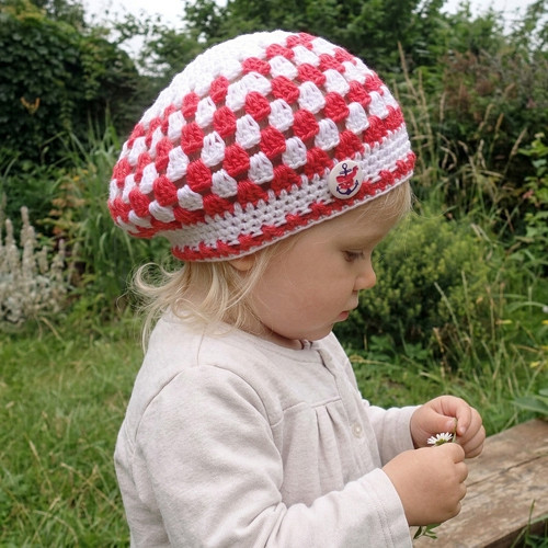 Baret s knoflíkem — foto 1
