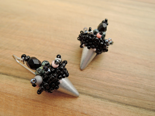 Extravagantní náušnice Bohemian Spikes stříbrné