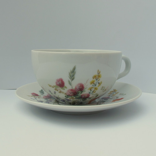 Porcelánový hrnek s podšálkem II