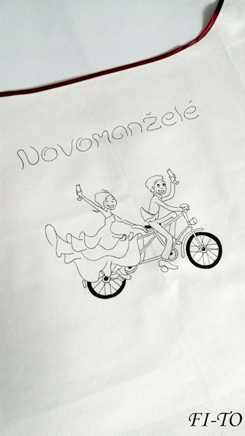 Bryndák pro novomanžele na kole