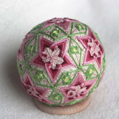 Temari míček pro holčičku - talisman - chrastítko