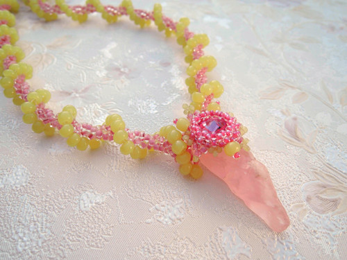 Náhrdelník Sally s růženínem a Swarovski