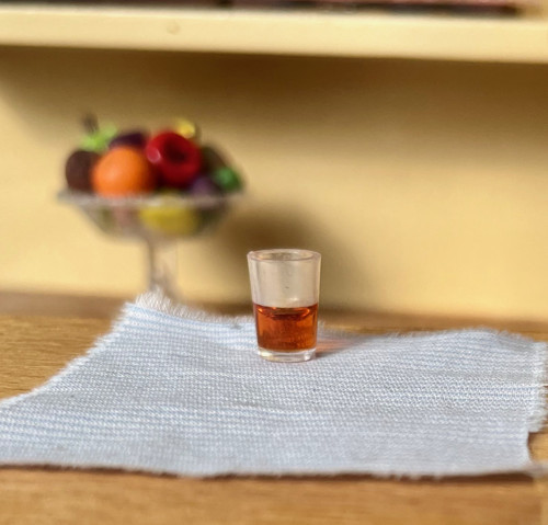 Malý rum v hladké sklence — foto 1