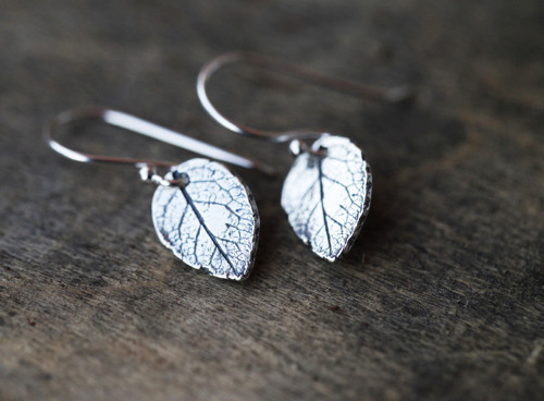 Lístečkové náušnice ve stříbře