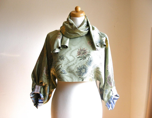 Elegantní "crop top" s nabíranými 3/4 rukávy No. 1