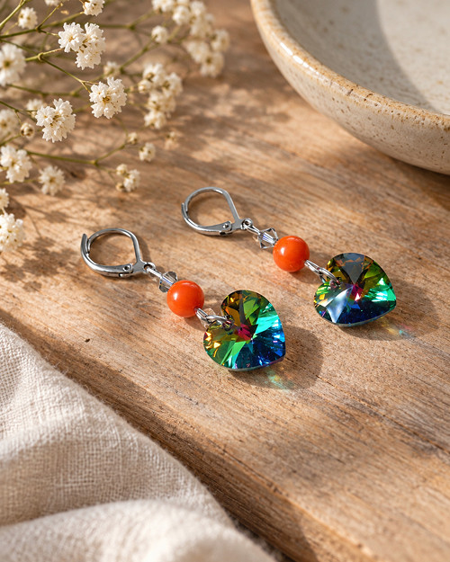 Náušnice - Swarovski srdíčka s korálem oranžovým