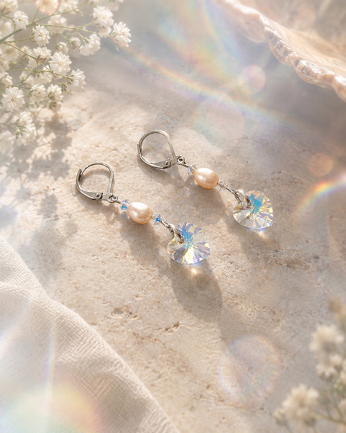Náušnice - Swarovski srdíčka s říčními perlami