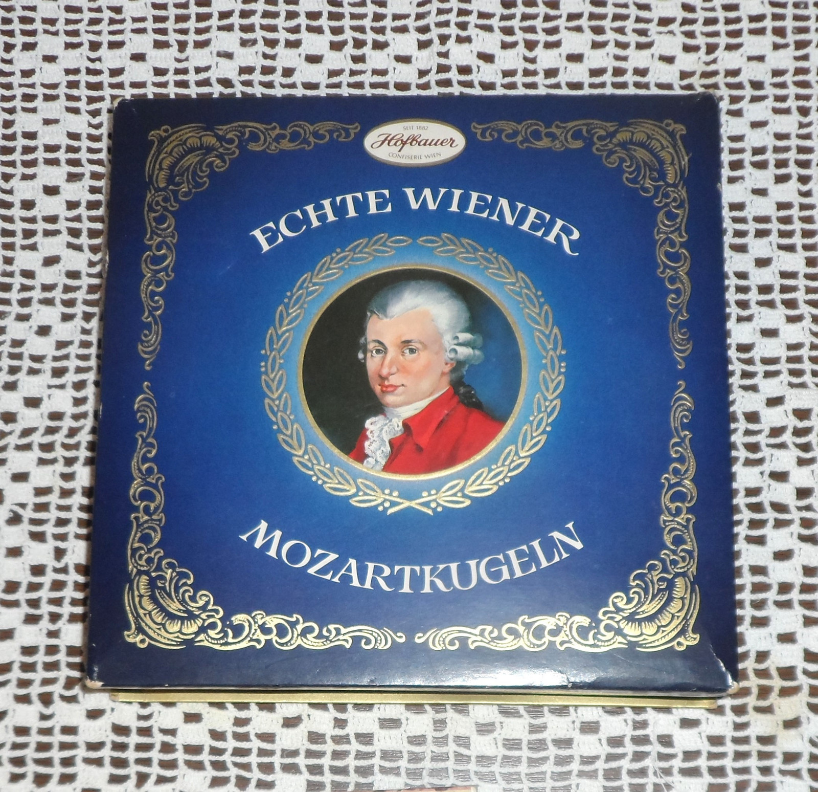 Půlnoční modrý KRABIČKA Mozartkugeln, Hofbauer Vídeň, 1990 / od Cusco ...