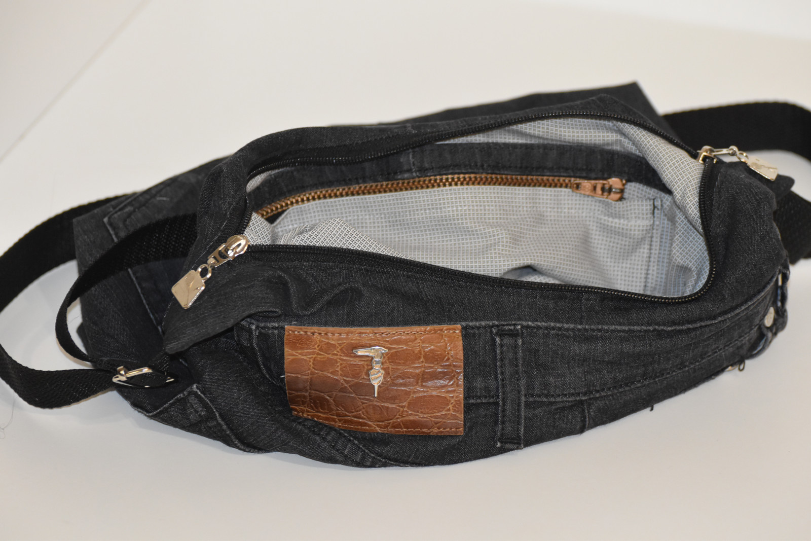 Taška černá Trussardi Jeans / od ReTriCo | Fler.cz