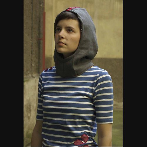 Kapucína ŠedoČervená — foto 2