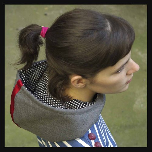 Kapucína ŠedoČervená — foto 4