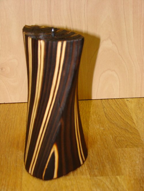 Dřevěný svícen — foto 2