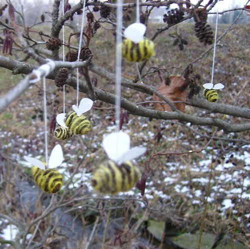 Včeličky z olšových šištiček — foto 2