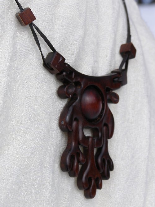 Dřevěný talisman — foto 4