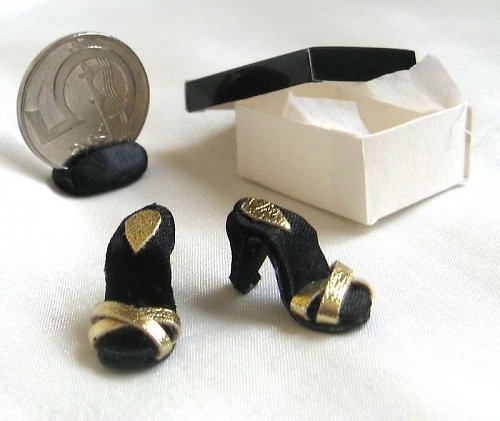 Miniaturní botičky velikosti 2 cm — foto 2