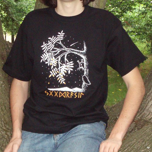 "Yggdrasil" - malované tričko — foto 2