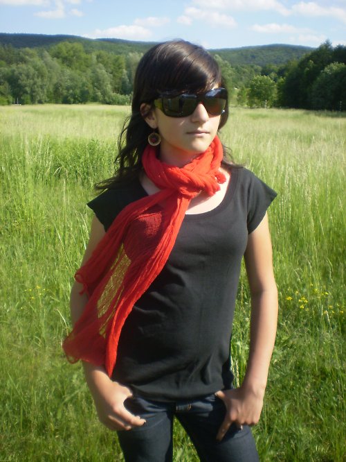 Multifunkční šál z řídké fáčoviny — foto 2