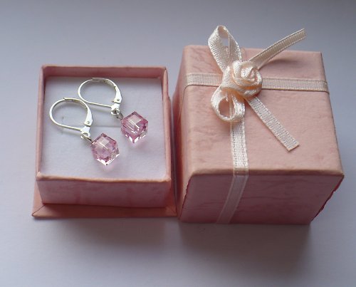 Kostičky Swarovski v růžové — foto 4