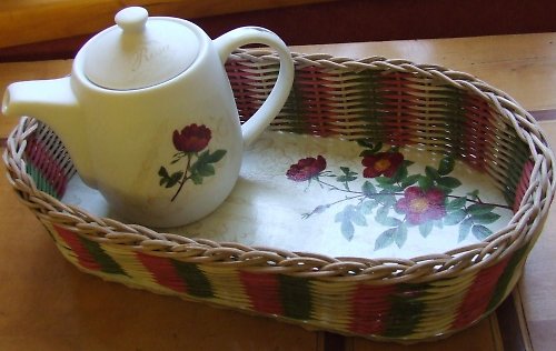 Košíček s konvičkou - růžičky — foto 2
