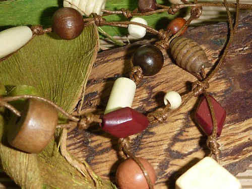Dřevěný náhrdelník — foto 3