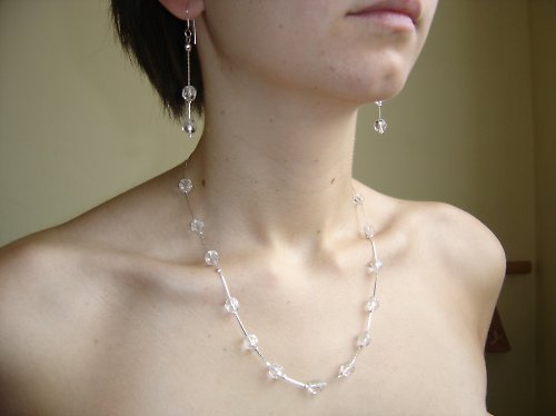 Kapky rosy na řetízku — foto 3