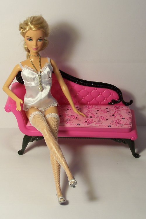 Bílé luxusní prádlo pro Barbie — foto 2