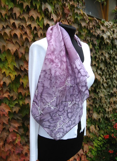 EVEMODE - hedvábný šátek "Magic Lady" — foto 2