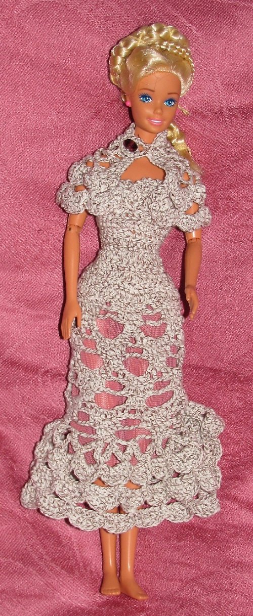 Šaty na Barbie — foto 2