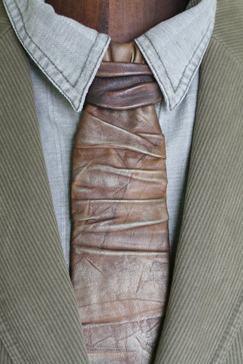 Elegantní kožená kravata — foto 2