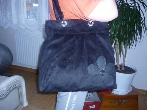 Manšestrová černá — foto 2