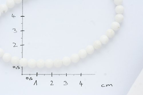 Bílé kamenné korálky - 6 mm, 5 ks — foto 2