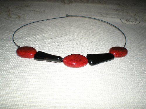 Černo-červená obruč — foto 2