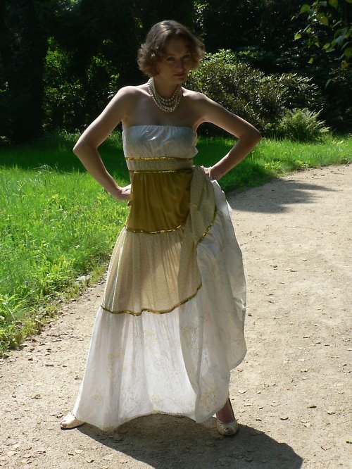 Šaty — foto 2