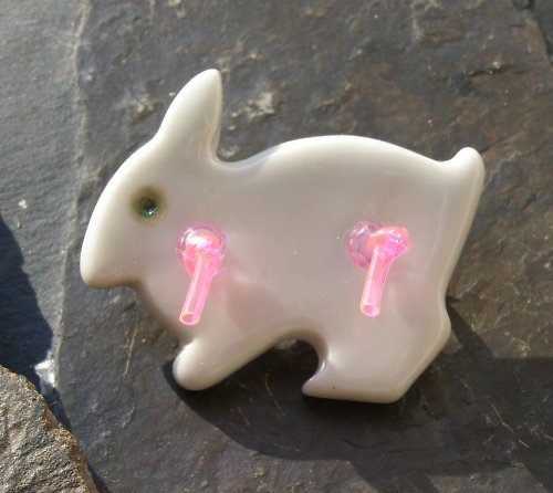 Králičci porcelánová brož — foto 2