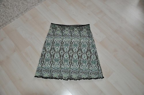 Lehoučká tylová sukýnka — foto 3