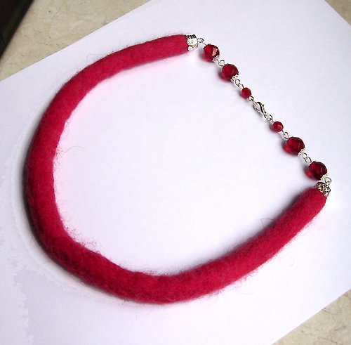 Collar de fieltro — foto 3
