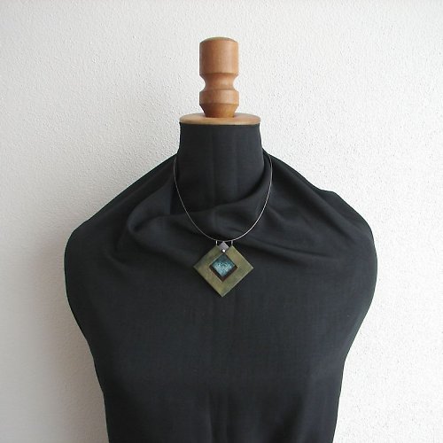 Hedvábný šperk — foto 2