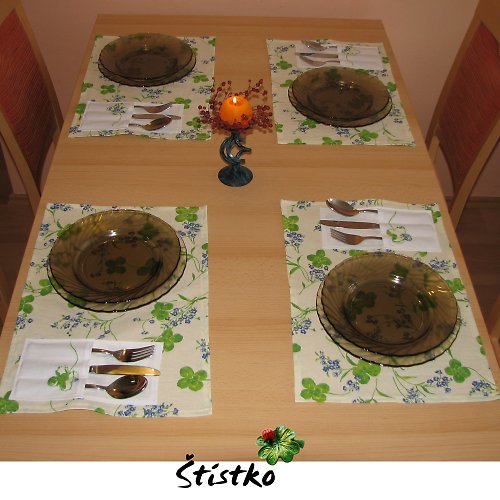 Čtyřlístkové prostírání s kapsami — foto 2
